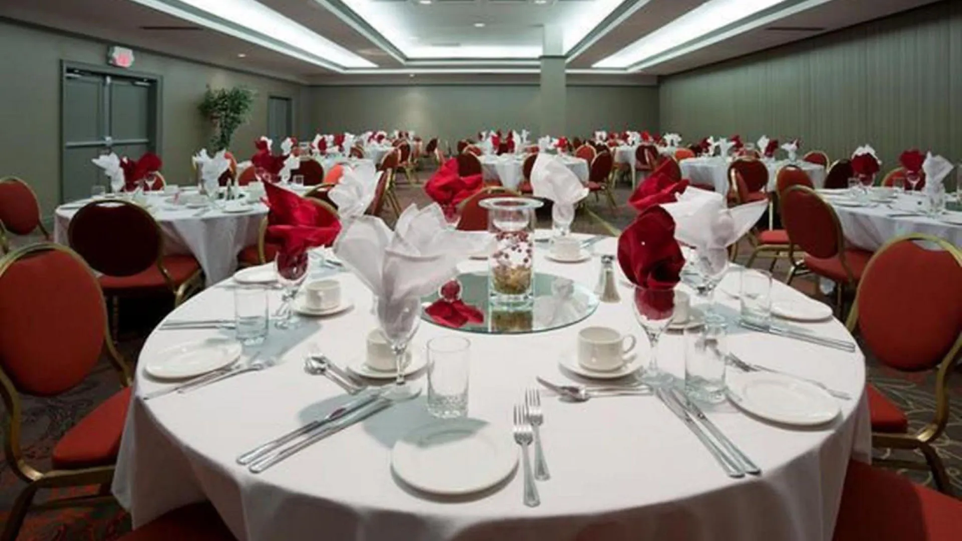 ホテル ホリディ イン トロント エアポート イースト