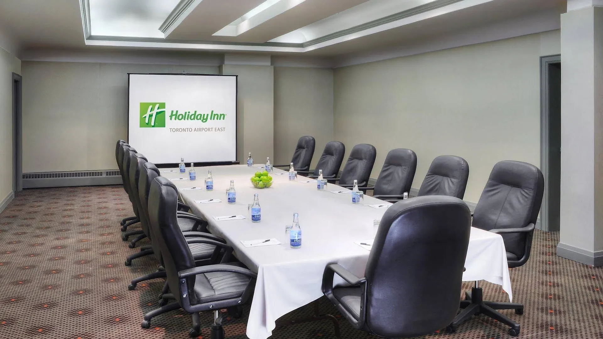 Holiday Inn Toronto Airport East By Ihg 3*,